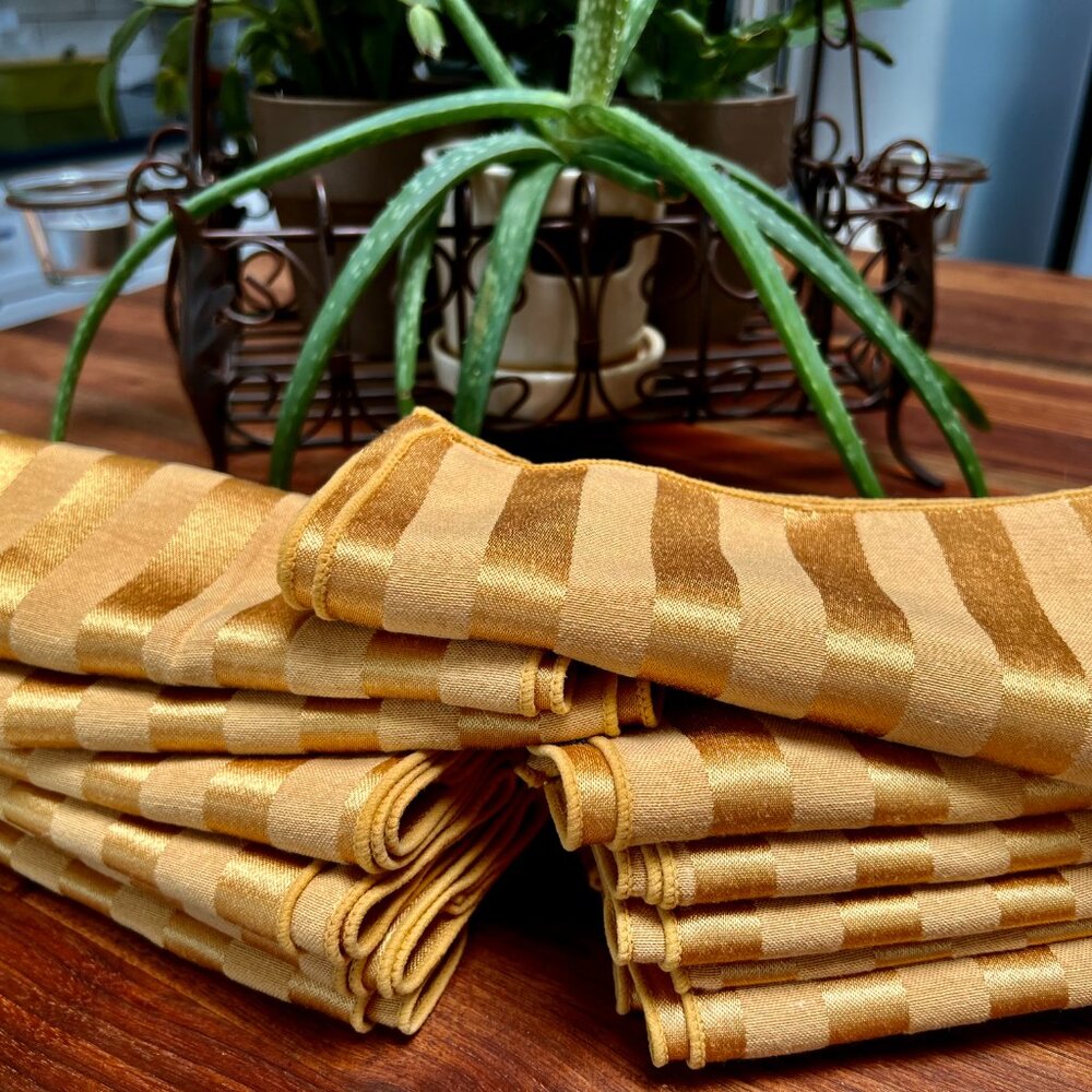 FIRM! Beautiful Gold Cloth Napkins (8)